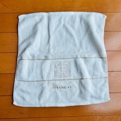 【10/26(日)まで】【タオルセット】ジバンシィ GIVENCHY タオルセット 白 ホワイト 目立った傷や汚れなしの画像