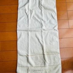 【10/26(日)まで】【タオルセット】ジバンシィ GIVENCHY タオルセット 白 ホワイト 目立った傷や汚れなしの画像