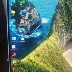 富士通　液晶一体型 ESPRIMO FH52 Windows11のノートパソコンをお探しの方に省スペースで最適SSD256GBでオフィス付+一太郎まで入っています。 マイクロOfficeアカウント作成できます。の画像