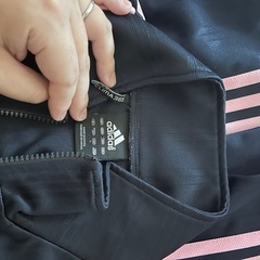 adidasジャージ上下の画像