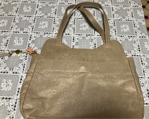 aoneko レザーのトートバッグ　グレージュ　かわいい