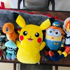 男の子おもちゃセット、ジュラシックワールド系の恐竜おもちゃ、フォートナイト銃のおもちゃ、ぬいぐるみ各種の画像