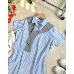 シャツワンピース＋肩掛けカーディガンの画像