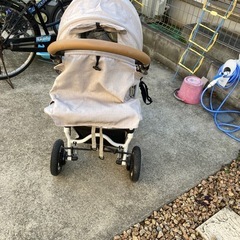 エアバギー製折りたたみベビーカー
の画像