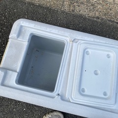 ケース¥100の画像
