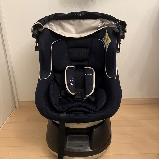 combiベビーチャイルドシート　