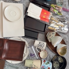 豪華セット　まとめて無料　食器類とランチョンマットの画像