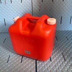 お譲りします！ 各種サイズあり！！ 灯油ポリタンク（中古・Aランク）の画像
