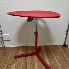 三角デスク（赤）の画像
