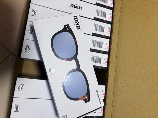 イジピジ　サングラス