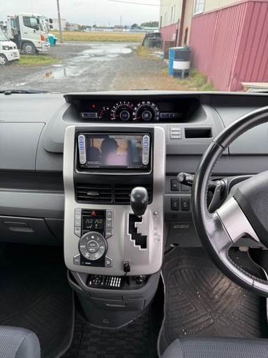 トヨタヴォクシーZ煌めき４WD