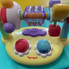 手の発達・おもちゃの画像