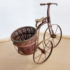  【希少】レトロ アンティーク雑貨 鉄製 三輪車 荷車 籠付き オブジェ ディスプレイ 錆び 時代物 経年劣化 ジャンク　管理番号MN833MCの画像