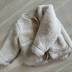 ZARA もこもこアウターの画像