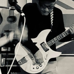 札幌で1960年代の歌謡曲やグループサウンズのコピバンでギター、...