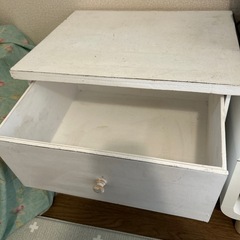 salut! ホワイト リサイクルウッド チェストの画像