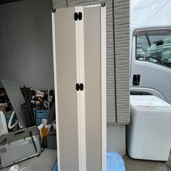 f●■【未使用品】大建 イエリア・クローク収納 折戸ユニット 縦木目ウッド扉 フラットタイプ【特注ミラー付FFB32032WH/FFB30022WH】の画像