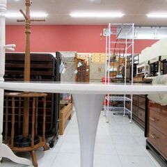 ② ラウンドテーブル 直径60cm 高さ72.5cm ホワイト 白 カフェテーブル 丸テーブル サイドテーブル 家具 苫小牧西店の画像