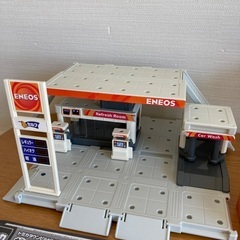 トミカ　パワークレーン建設現場&ガソリンスタンドセットの画像