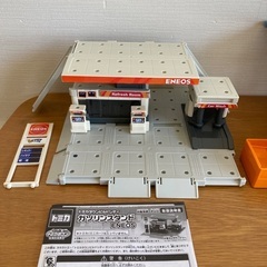 トミカ　パワークレーン建設現場&ガソリンスタンドセットの画像