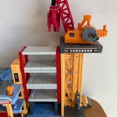 トミカ　パワークレーン建設現場&ガソリンスタンドセットの画像