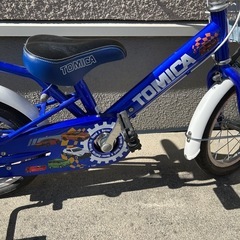 処分間近！トミカ補助輪付き自転車☆12インチの画像