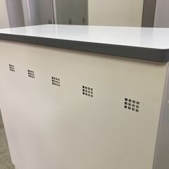 中古　生興　業務用カウンター　ハイカウンター　受付カウンター　オフィスカウンター　スチールカウンター　カウンター書庫　A4対応　引き戸/引き違い戸　NSシリーズ　W900×D450　鍵付　ホワイト　日本製　愛知　一宮市　江南市　稲沢市　岩倉市　名古屋　岐阜　各務ヶ原　羽島　三重　グッドプライス一宮の画像