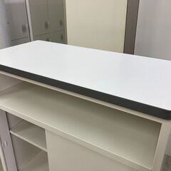 中古　生興　業務用カウンター　ハイカウンター　受付カウンター　オフィスカウンター　スチールカウンター　カウンター書庫　A4対応　引き戸/引き違い戸　NSシリーズ　W900×D450　鍵付　ホワイト　日本製　愛知　一宮市　江南市　稲沢市　岩倉市　名古屋　岐阜　各務ヶ原　羽島　三重　グッドプライス一宮の画像