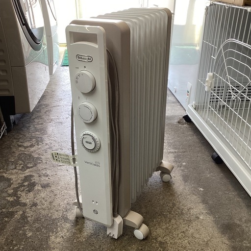 万代店　デロンギ　オイルヒーター