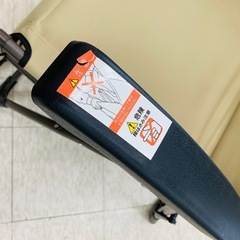 【ジモティー割引で最大15％OFF⭐️】アウトドア 折りたたみチェア ベージュ×黒の画像