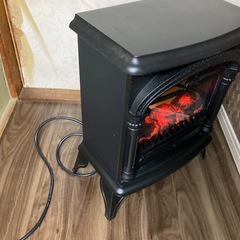 暖炉型ファンヒーター　の画像