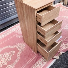 細長い棚の画像
