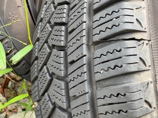 スタッドレスタイヤ（155/65R14）