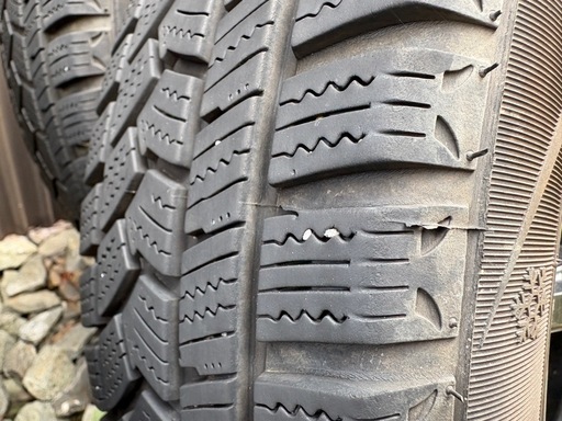 スタッドレスタイヤ（155/65R14）