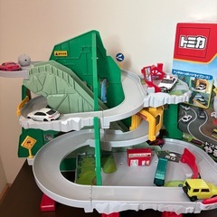 トミカやまのぼりドライブ＋トミカ数台の画像