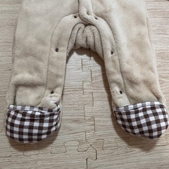 クマ耳フード付き フリースロンパースの画像