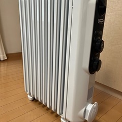 デロンギ　オイルヒーターRHJ35M1015-BKの画像