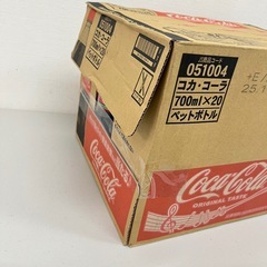 期限近いため激安　700ml一本70円　コカコーラ 700ml×20本　賞味期限2025/11/12 Y65-21536の画像