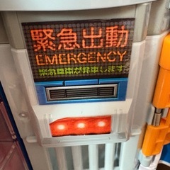 トミカポリスステーション＋トミカの画像