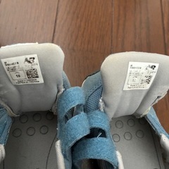 ニューバランス　　子供シューズ　16cmの画像