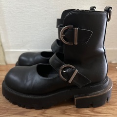 チャールズ&キース　ブーツ　24センチの画像