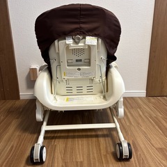 コンビ　ネムリラ　手動　ハイローチェア　テーブル付きの画像