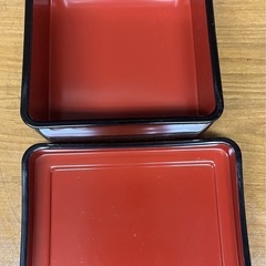 仕出用弁当200円箱.釜飯セット200円の画像