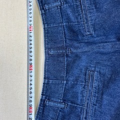 ユニクロ、ワイドパンツW63の画像