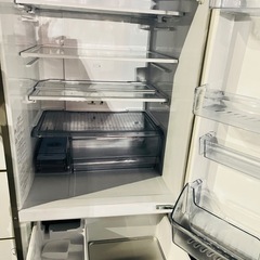 冷蔵庫▪️AQUA製▪️4ドア▪️355L▪️2019年製▪️配送可能▪️動作確認済みの画像
