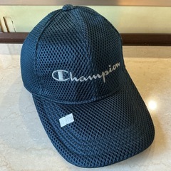 メッシュキャップ🧢Championチャンピオンおしゃれ🌷メンズ•レディース帽子ロゴポリエステル100％サイズ57〜59cm紺色の画像