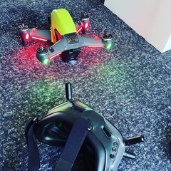 DJI FPV ドローンの画像