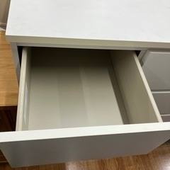 ハイチェスト IKEA ヤケ有り ホワイト【取りに来れる方限定】の画像
