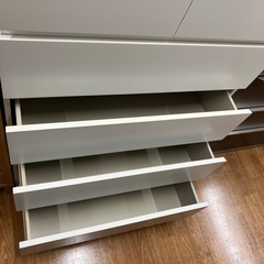 ハイチェスト IKEA ヤケ有り ホワイト【取りに来れる方限定】の画像