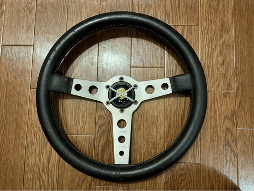 MOMO モモ 34パイ ステアリング ホーンボタン付き